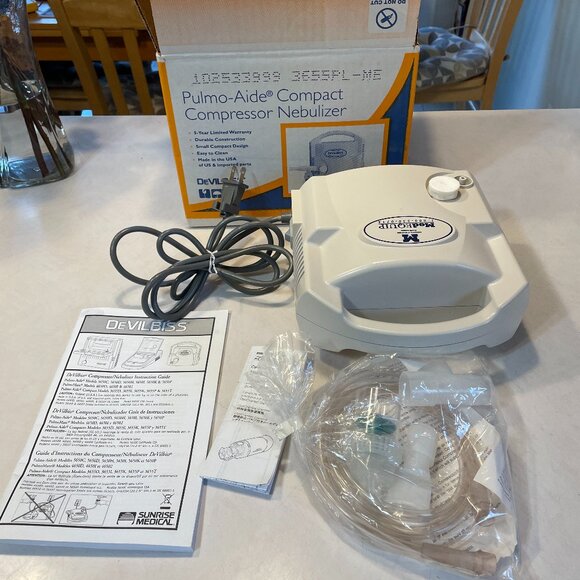 Nebulizer - DeVILBISS - Pulmo-Aide Compact Compressor - Picture 1 of 7